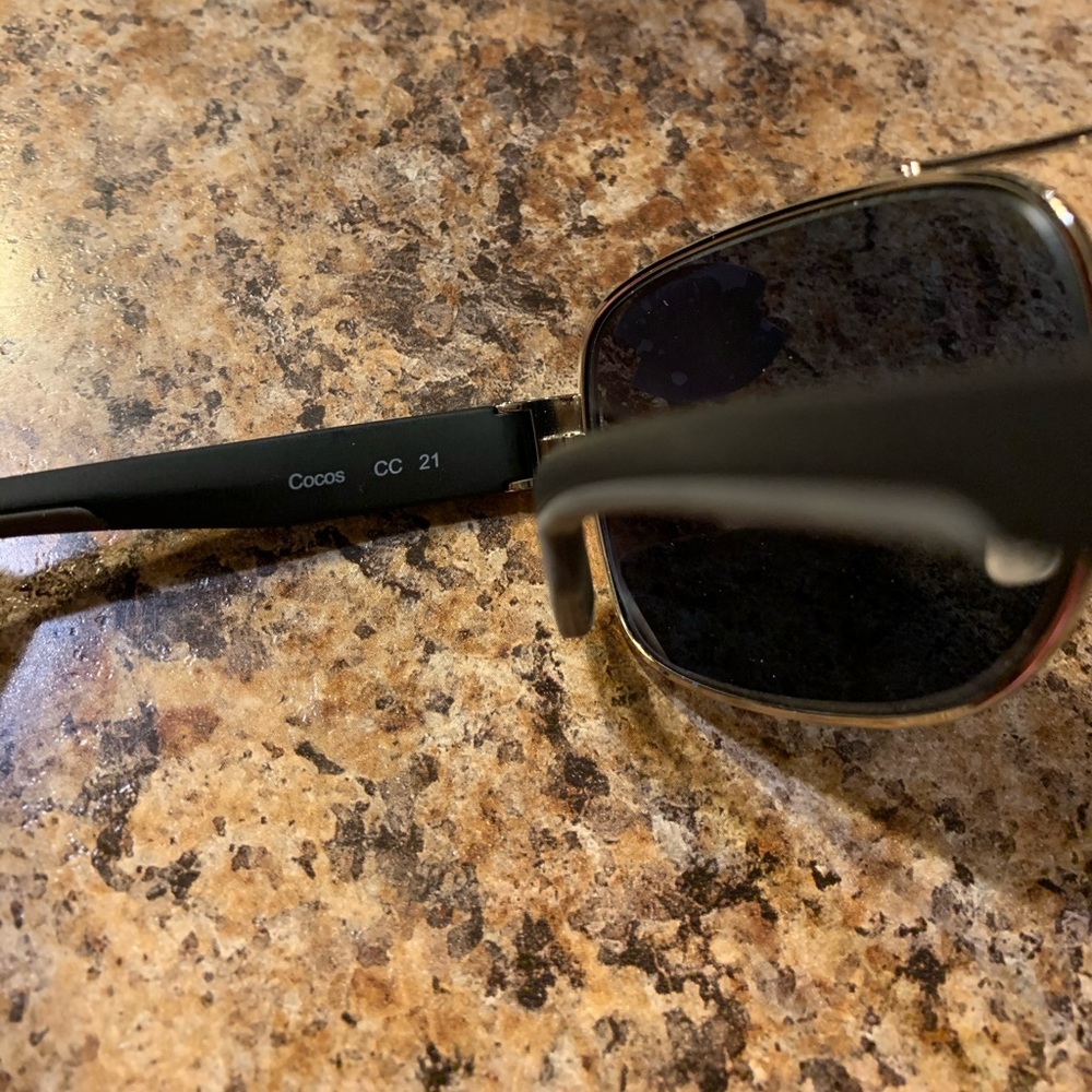 Costa Del Mar sunglasses - Picture 4 of 4
